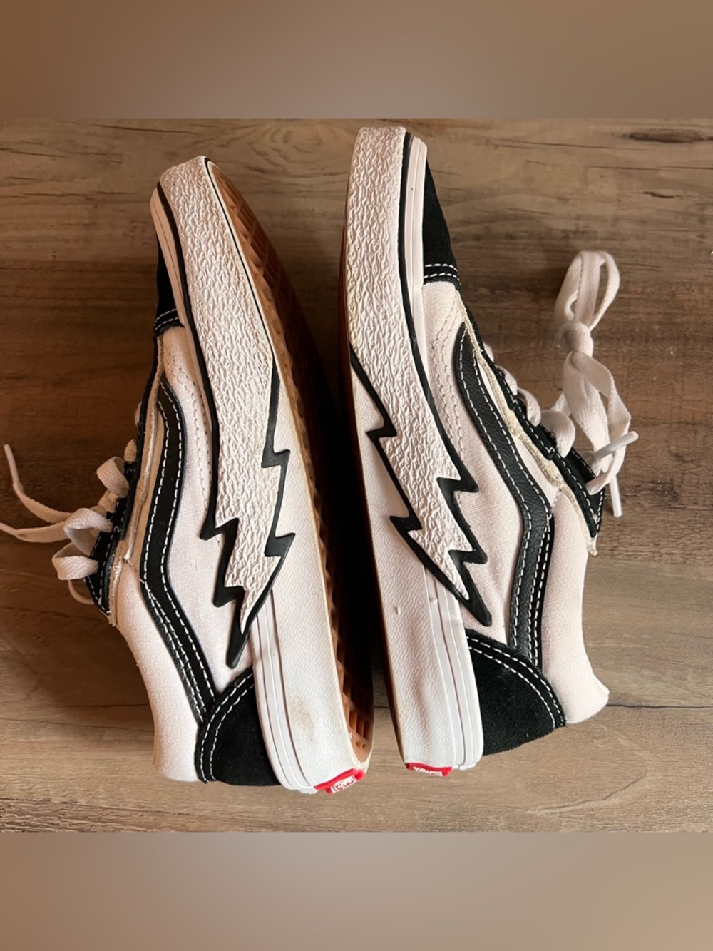 Vans - Picture 3 of 6
